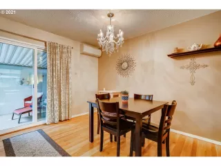 Photo #6: 21403935 Listing