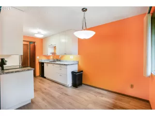 Photo #5: 21404109 Listing 