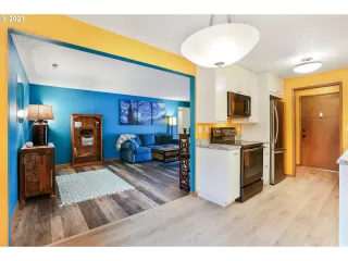 Photo #6: 21404109 Listing 