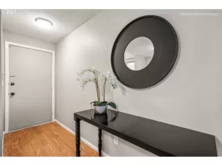 Photo #3: 21404909 Listing 