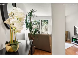 Photo #4: 21404909 Listing 