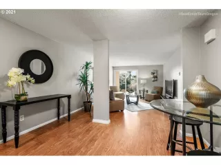 Photo #5: 21404909 Listing 