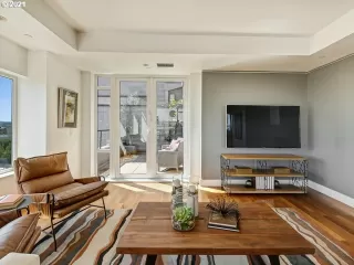 Photo #4: 21405065 Listing