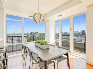 Photo #6: 21405065 Listing