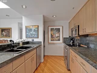 Photo #6: 21405190 Listing 