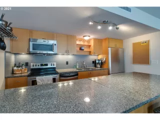 Photo #1: 21405896 Listing