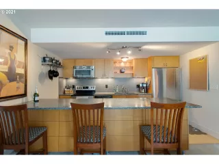 Photo #4: 21405896 Listing