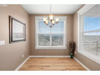 Photo #6: 21406085 Listing