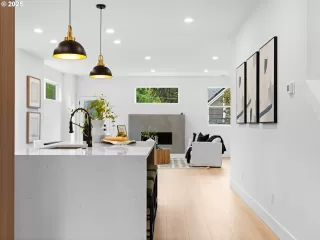 Photo #4: 214061850 Listing