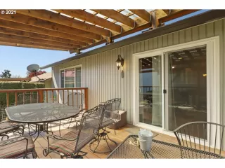 Photo #5: 21406382 Listing