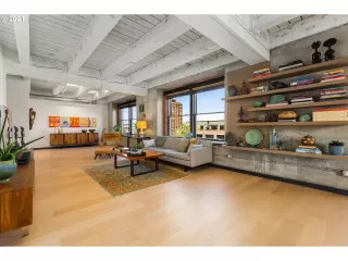 Photo #5: 21406405 Listing