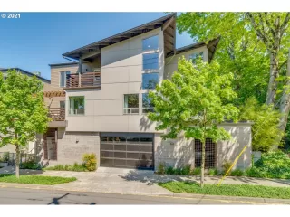 Click for more information on MLS # 21406697 : 512 SE 60TH AVE 202 More Details about MLS # 21406697 : 512 SE 60TH AVE 202
