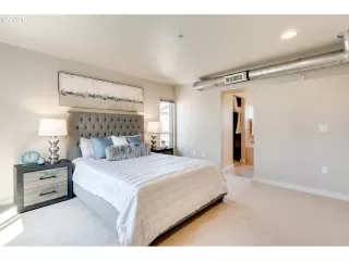 Photo #6: 21406697 Listing