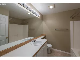 Photo #3: 21406876 Listing