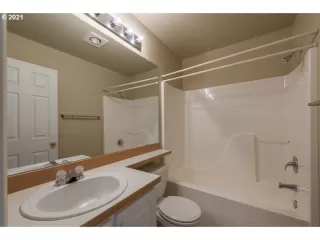 Photo #6: 21406876 Listing