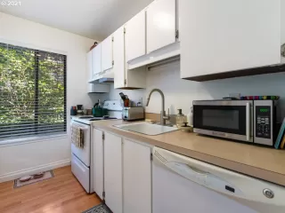 Photo #1: 21407152 Listing