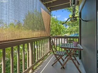 Photo #4: 21407152 Listing