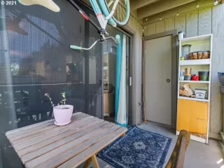 Photo #5: 21407152 Listing