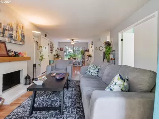 Photo #6: 21407152 Listing