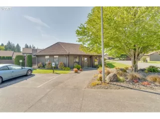 Photo #3: 21407692 Listing