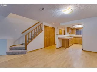 Photo #6: 21407692 Listing