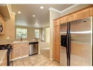 Photo #6: 21407795 Listing