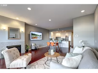 Photo #5: 21407970 Listing