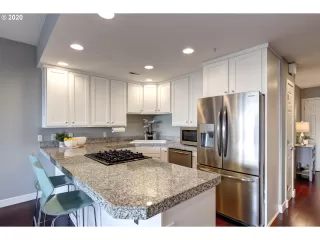 Photo #6: 21407970 Listing