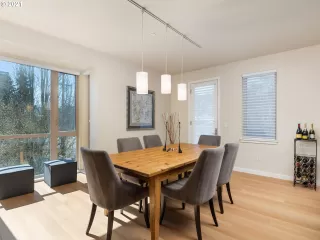 Photo #4: 21408071 Listing