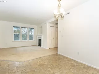 Photo #4: 21408125 Listing