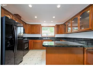 Photo #3: 21408133 Listing