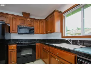 Photo #4: 21408133 Listing