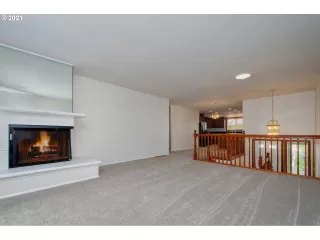Photo #6: 21408133 Listing