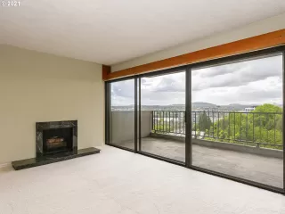 Photo #4: 21408142 Listing