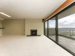 Photo #5: 21408142 Listing