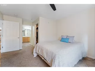 Photo #4: 21408224 Listing