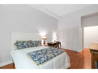 Photo #2: 21408807 Listing