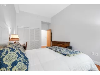 Photo #3: 21408807 Listing