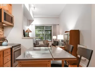 Photo #5: 21408807 Listing