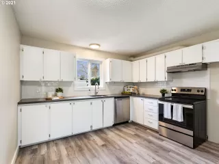Photo #4: 21408890 Listing 