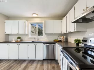 Photo #5: 21408890 Listing 