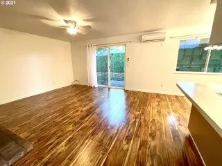 Photo #4: 21408906 Listing