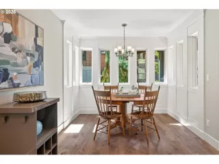 Photo #2: 214094538 Listing