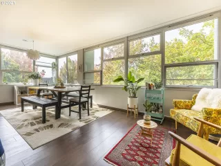 Photo #3: 21409761 Listing 