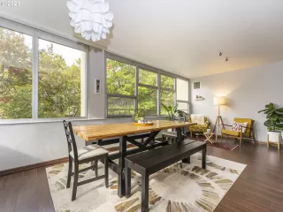 Photo #4: 21409761 Listing 