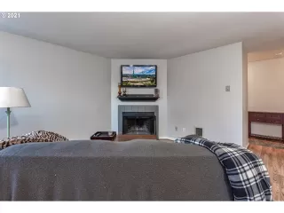 Photo #3: 21410884 Listing