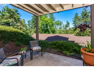 Photo #5: 21410884 Listing