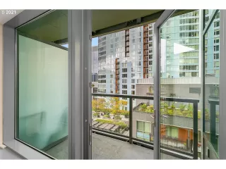 Photo #6: 21410933 Listing 