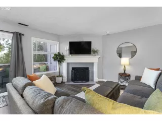 Photo #2: 21411067 Listing