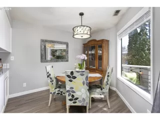 Photo #4: 21411067 Listing